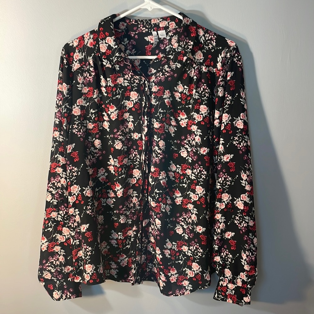 Elle Womens Large Black/Pink/Red Floral Button Down Blouse